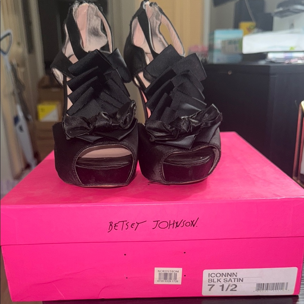 Betsey Johnson Black Heels with Glossy Patent Finish